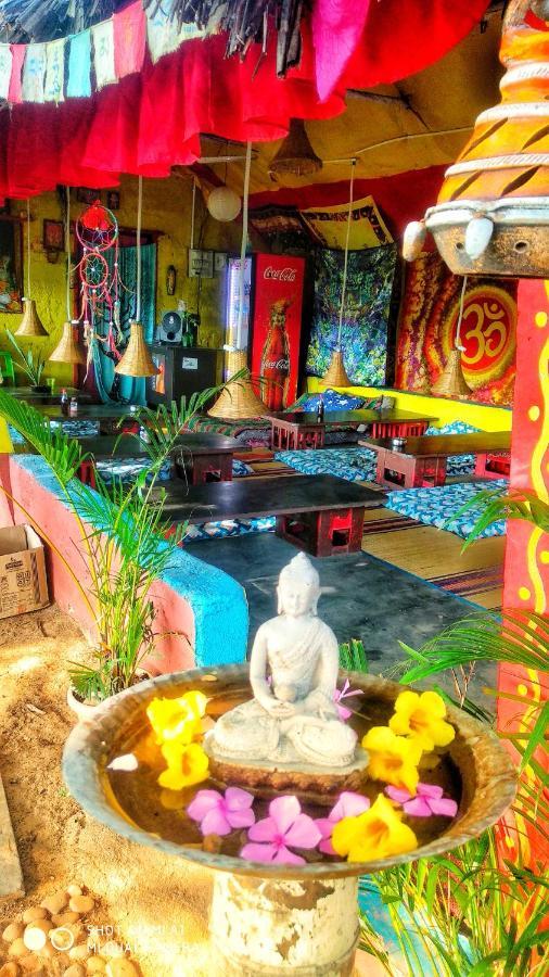 Om Shanti Om Homestay Hampi Exterior photo